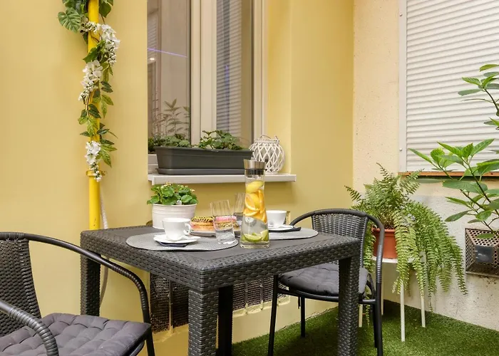 B2 Center, Dohany Street Lejlighed