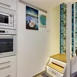 B2 Center, Dohany Street דירה