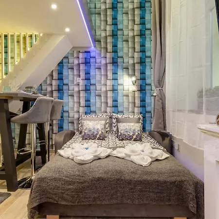 B2 Center, Dohany Street *