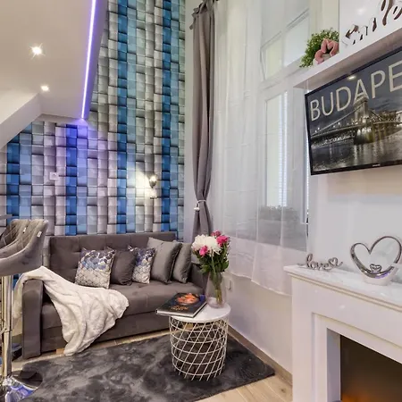 B2 Center, Dohany Street *