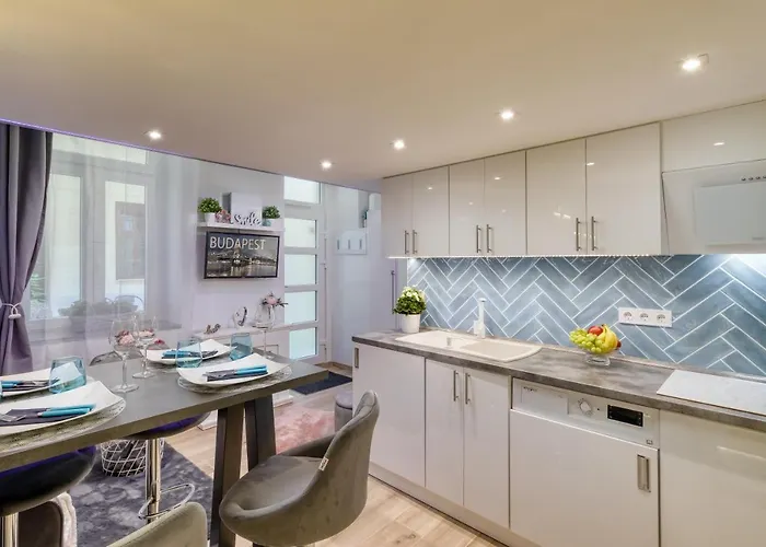 B2 Center, Dohany Street * Budapest