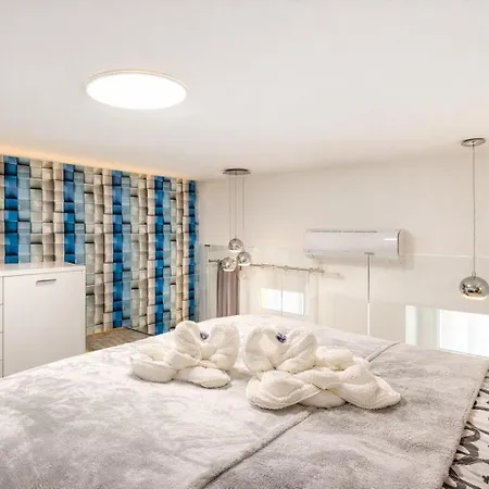 B2 Center, Dohany Street Budapešť