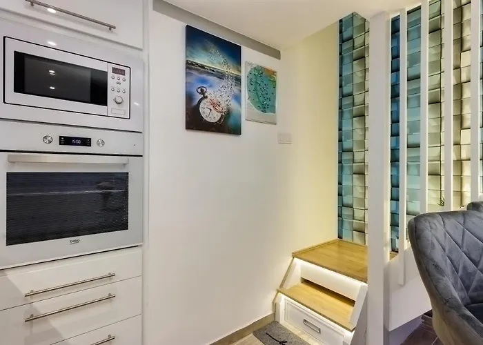 B2 Center, Dohany Street Apartmán